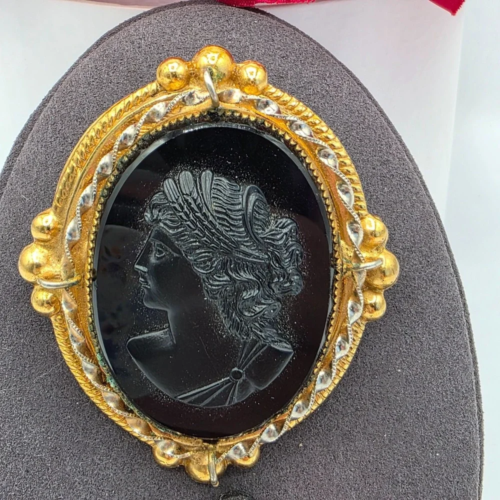 Vintage Black Cameo Brooch Oval Gold Tone Profile‎ Woman Victorian Mourning